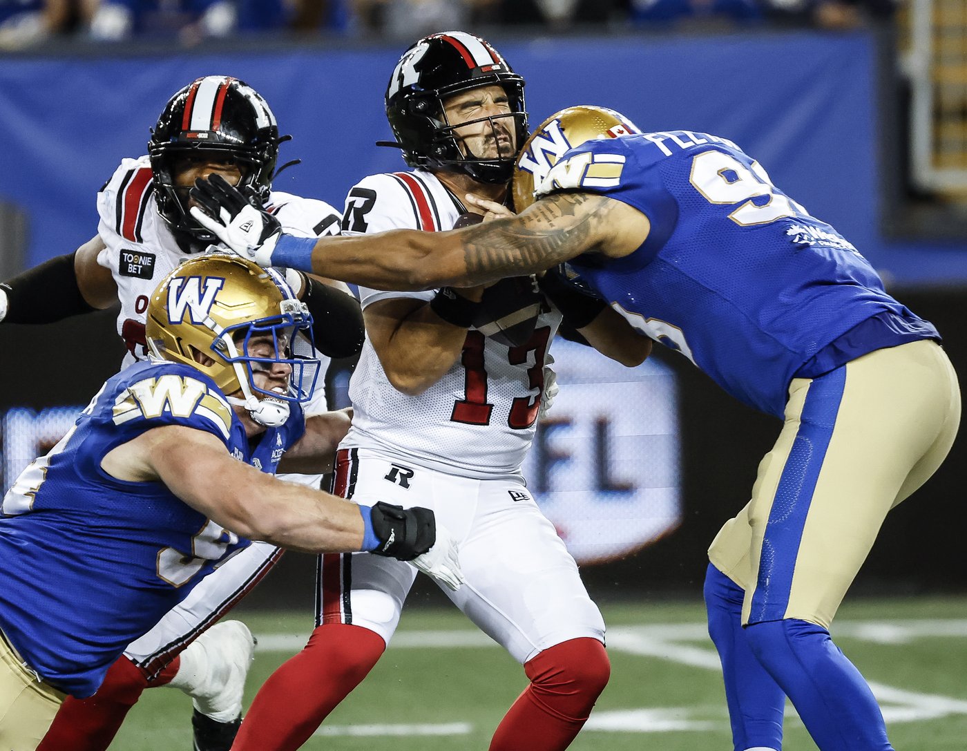 Oliveira helps Blue Bombers roll past winless Redblacks 33-21 | iNFOnews.ca Oliveira helps Blue Bombers roll past winless Redblacks 33-21 | iNFOnews.ca