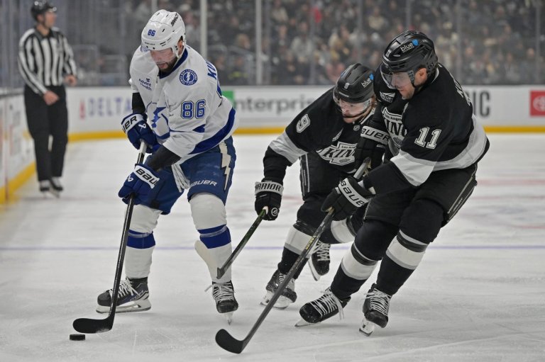 Cirelli, Goncalves key Lightning's 3rd-period comeback for their 6th straight win, 5-3 over LA Kings | iNFOnews.ca