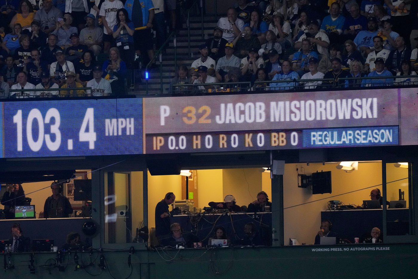 Brewers' Jacob Misiorowski sets World Series velocity record on his first pitch | iNFOnews.ca
