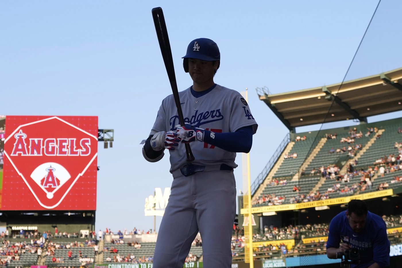 Shohei Ohtani lines into triple play and later homers, but Angels rally to beat Dodgers 7-6 in 10 | iNFOnews.ca
