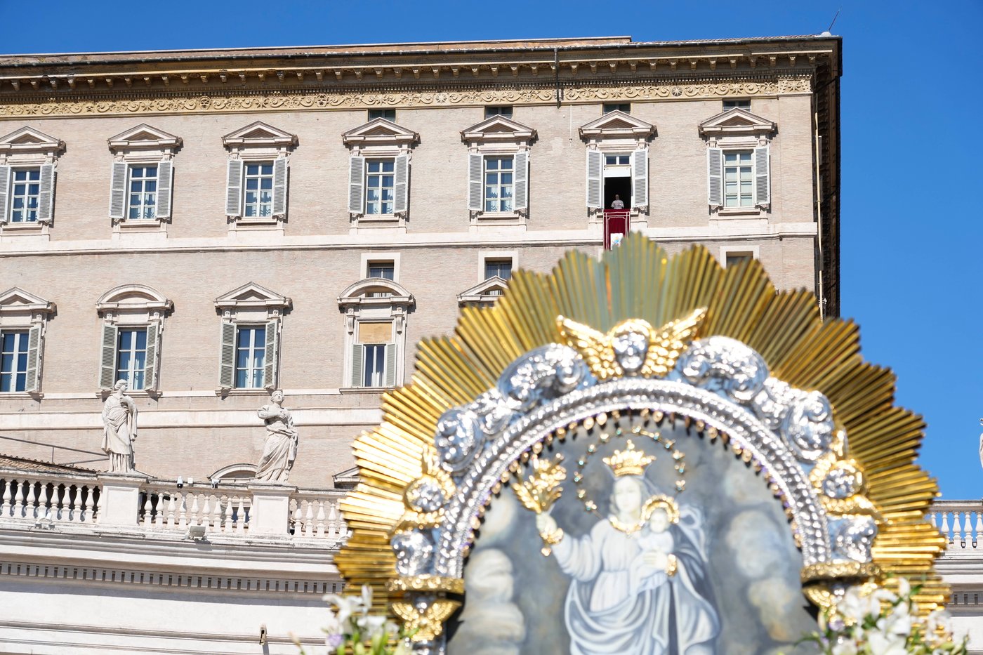 Pope Leo XIV will have surgery in the coming days to remove a nodule on his lung | iNFOnews.ca