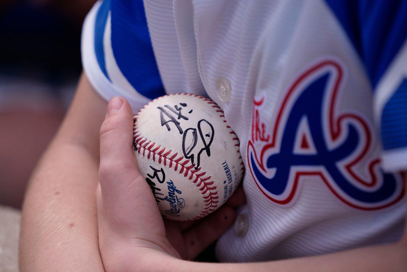 Treated like a king, then smacked into the heavens: Considering the American baseball | iNFOnews.ca