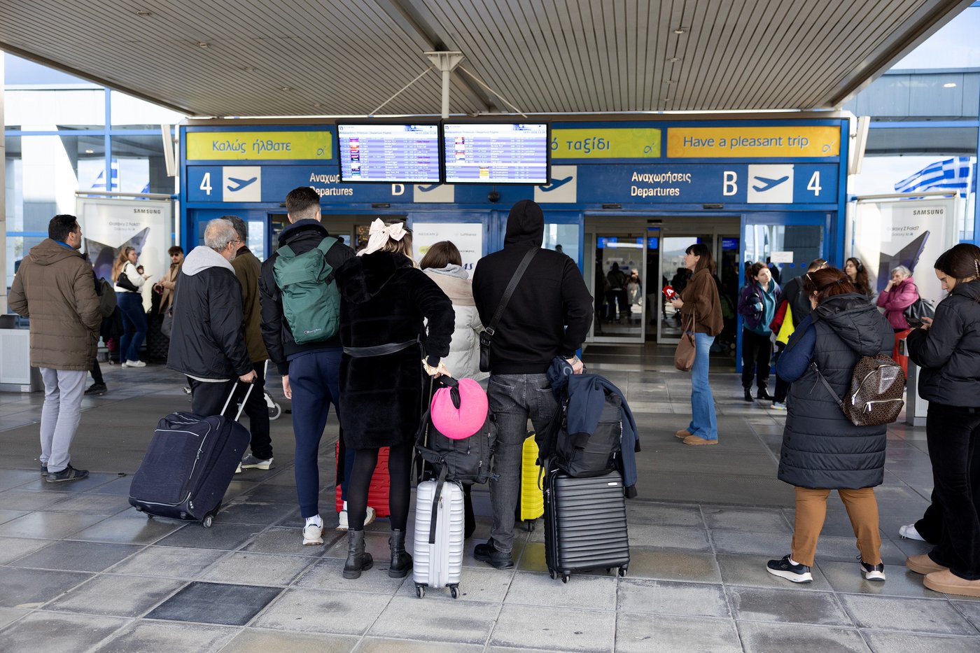 Greece says a radio failure that grounded flights is unlikely to be a cyberattack | iNFOnews.ca Greece says a radio failure that grounded flights is unlikely to be a cyberattack | iNFOnews.ca