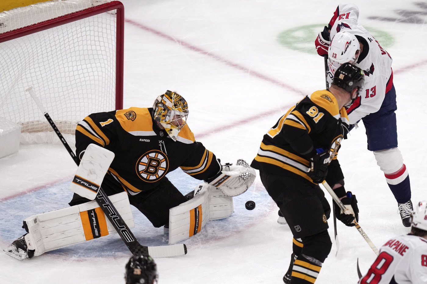 Bruins beat Capitals 4-1, hold Washington to season-low 11 shots. | iNFOnews.ca Bruins beat Capitals 4-1, hold Washington to season-low 11 shots. | iNFOnews.ca