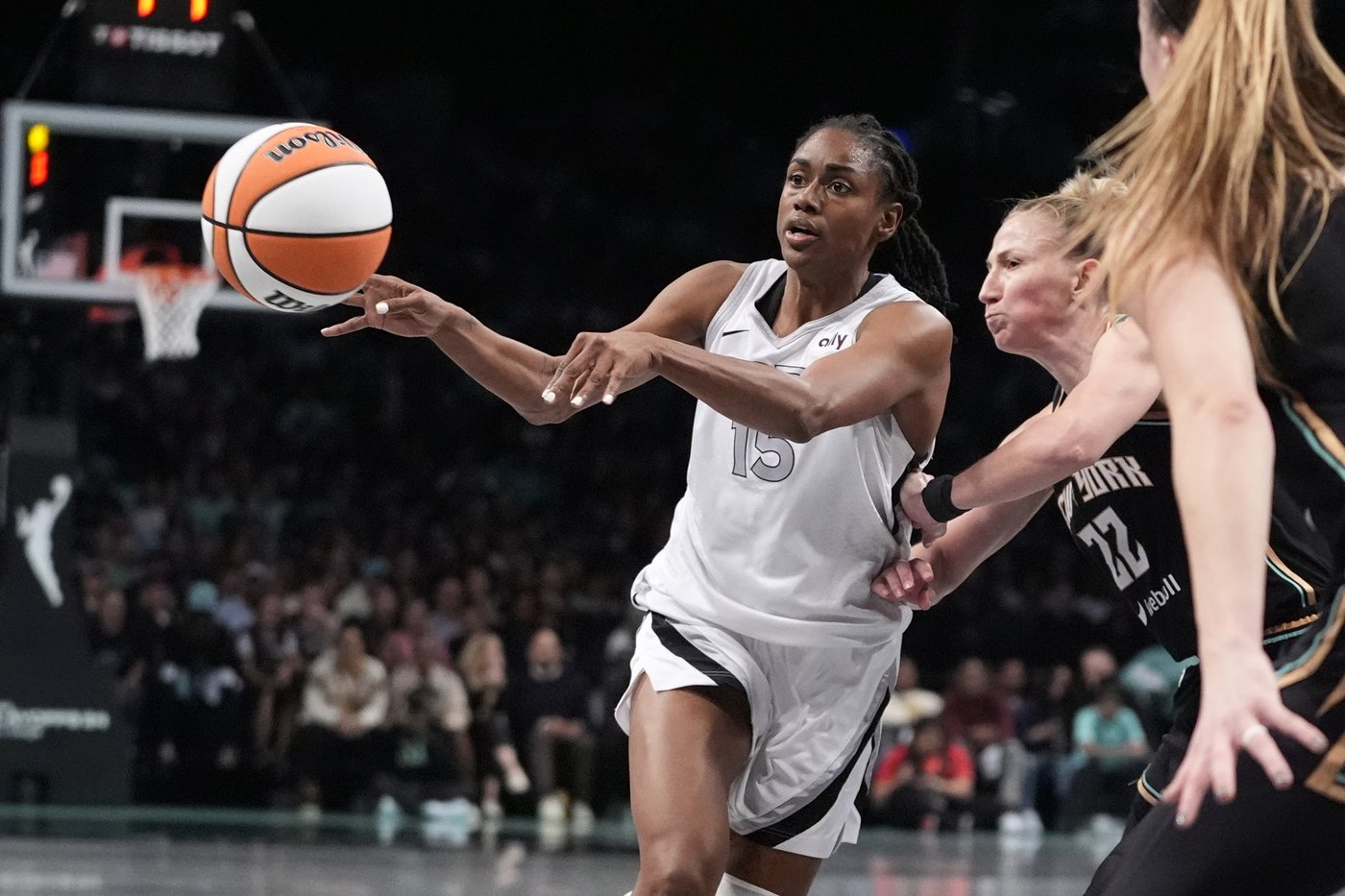 Las Vegas Aces guard Tiffany Hayes wins WNBA Sixth Player of the Year award | iNFOnews.ca