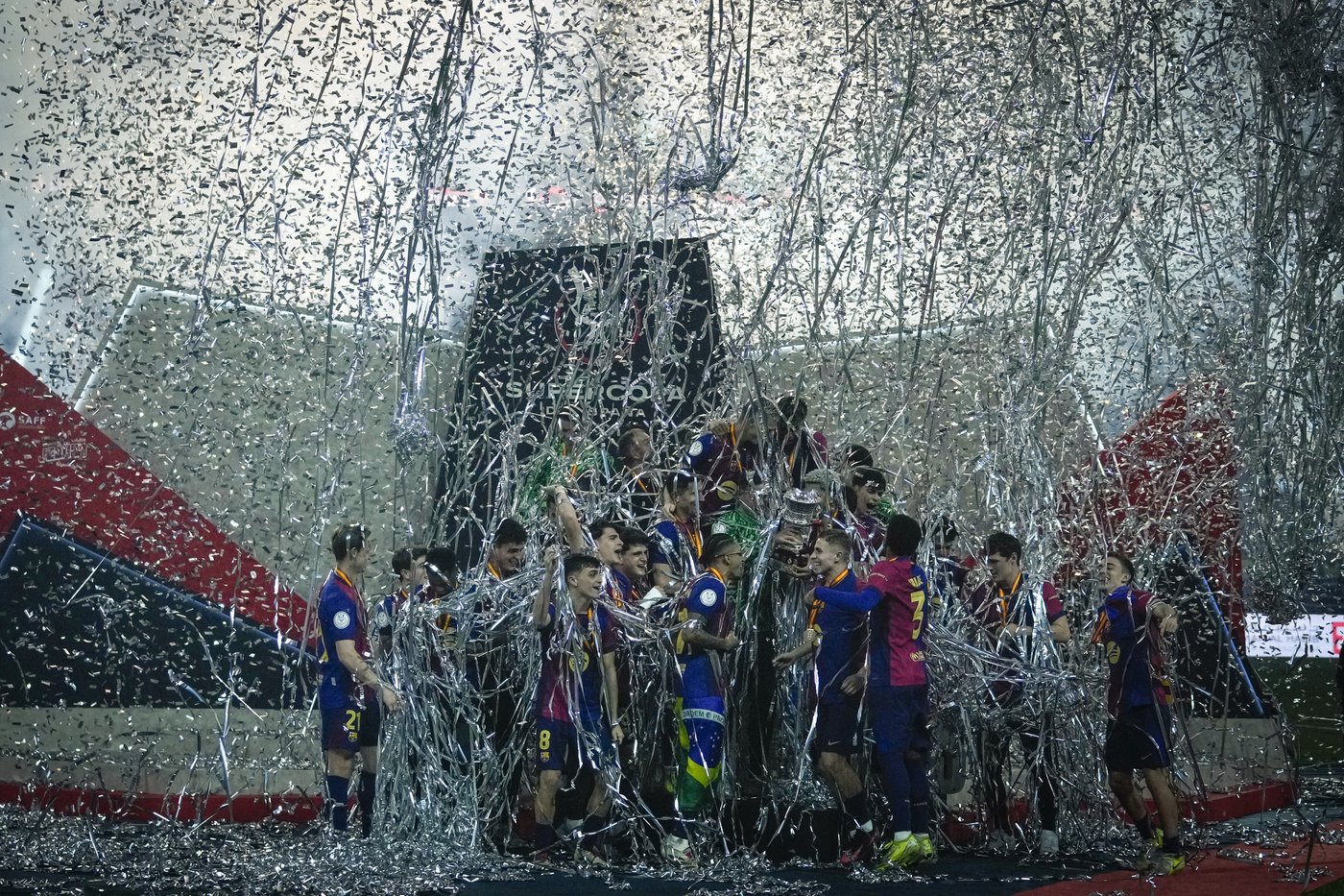 Barcelona routs Real Madrid again to win Spanish Super Cup final 5-2 | iNFOnews.ca