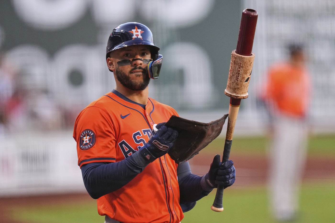 Carlos Correa is back with the Astros -- this time at third base | iNFOnews.ca
