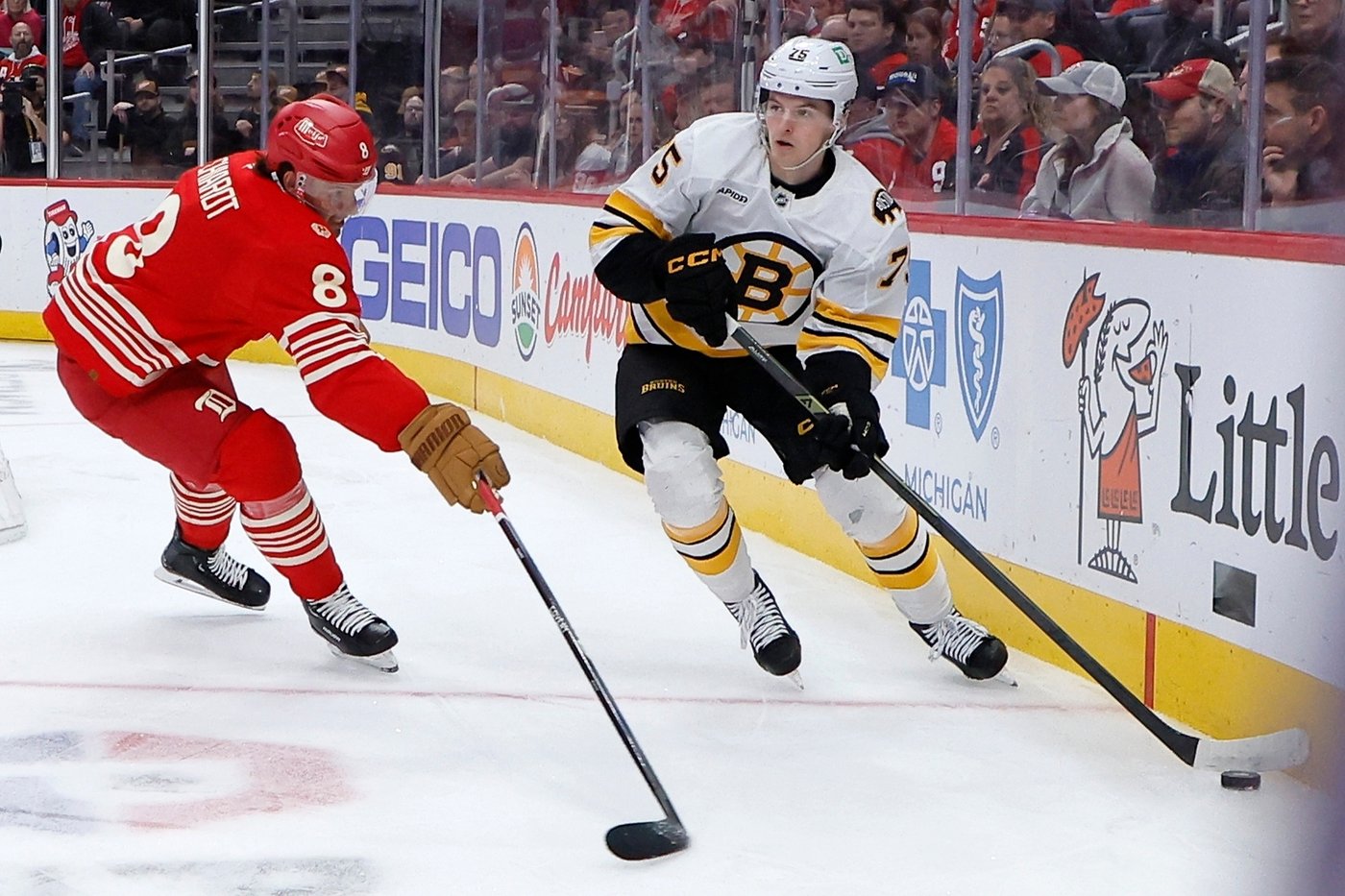 Bruins beat the Red Wings 4-2 in an Eastern Conference wild-card showdown | iNFOnews.ca