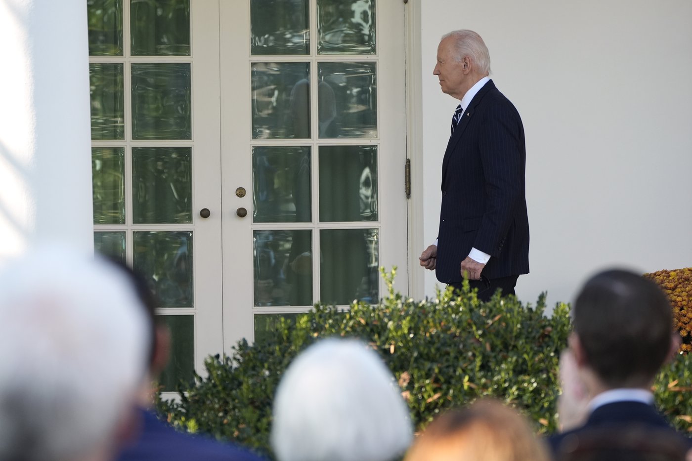 Biden gets blamed by Harris allies for the vice president's resounding loss to Trump | iNFOnews.ca
