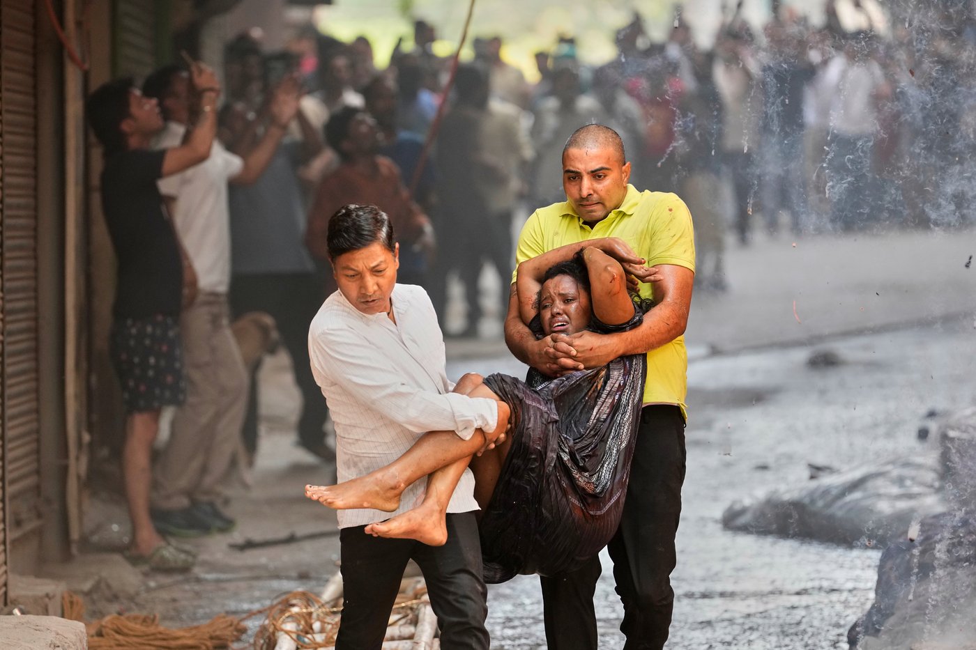 Photos show a rescue operation in a New Delhi hotel fire | iNFOnews.ca