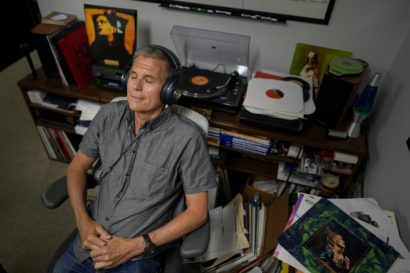Vinyl thrives at United Record Pressing as the nation's oldest record maker plays a familiar tune | iNFOnews.ca