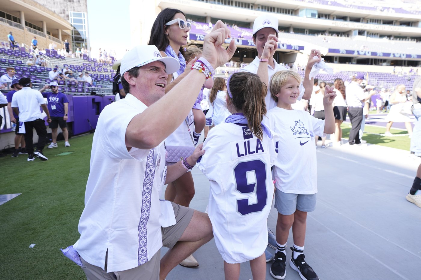 SMU and TCU honor 9-year-old Texas flash flood victim whose parents are alums of the schools | iNFOnews.ca