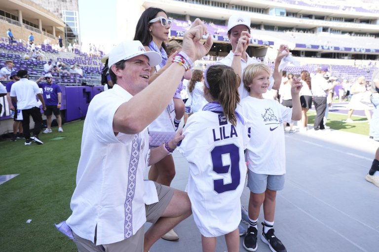 SMU and TCU honor 9-year-old Texas flash flood victim whose parents are alums of the schools | iNFOnews.ca