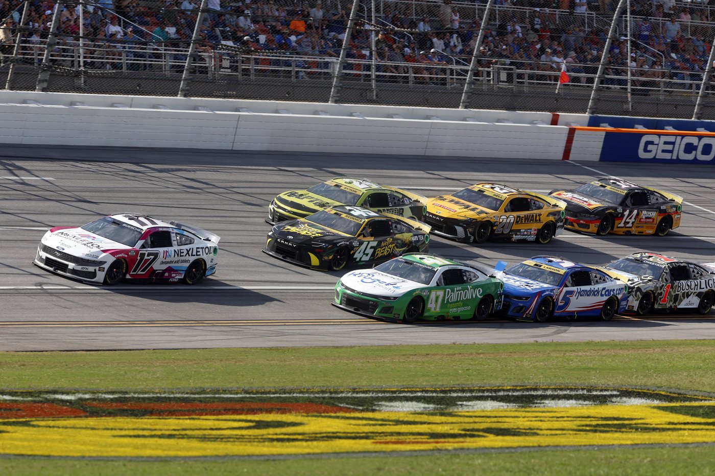 Stenhouse snaps 65-race losing streak after late crash at Talladega scrambles playoff picture | iNFOnews.ca Stenhouse snaps 65-race losing streak after late crash at Talladega scrambles playoff picture | iNFOnews.ca