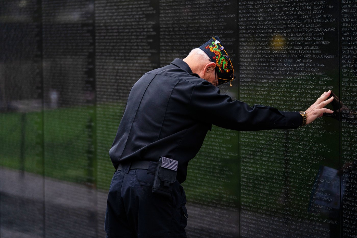 Photos of Memorial Day events remembering US soldiers and sailors | iNFOnews.ca
