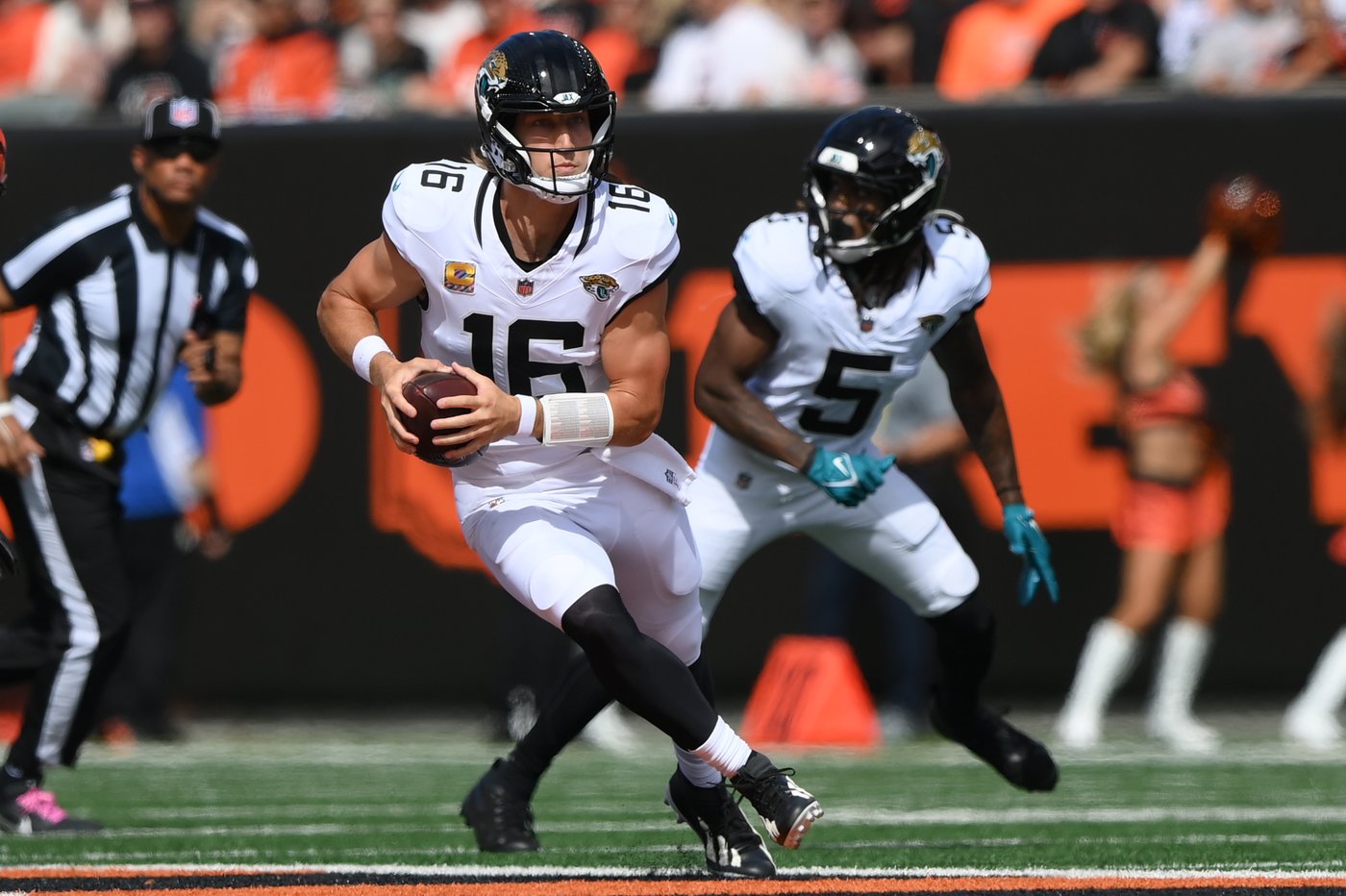 Trevor Lawrence finally gets 1st win over Bengals as Jaguars hold on for 22-17 victory | iNFOnews.ca