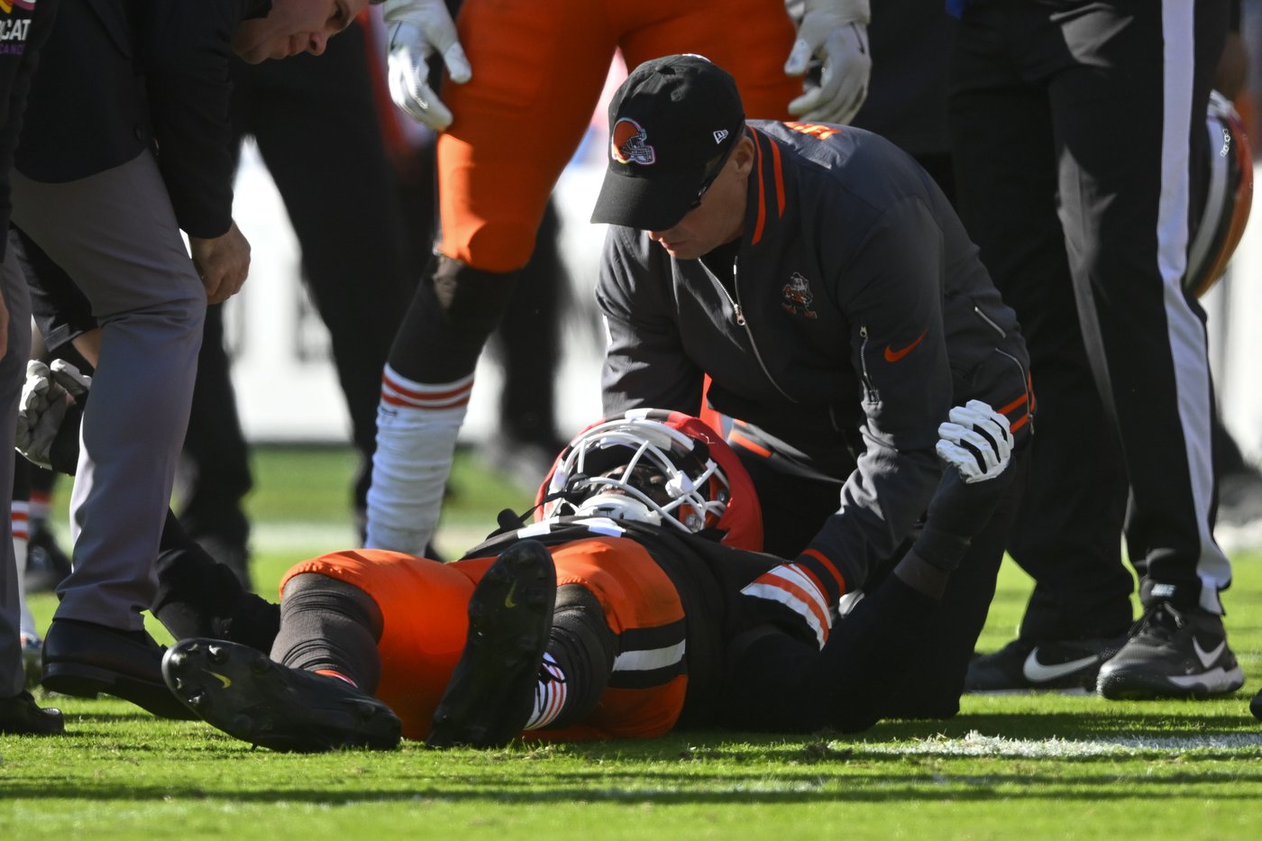 Browns place LB Owusu-Koramoah on injured reserve. CB Denzel Ward cleared from concussion protocol | iNFOnews.ca
