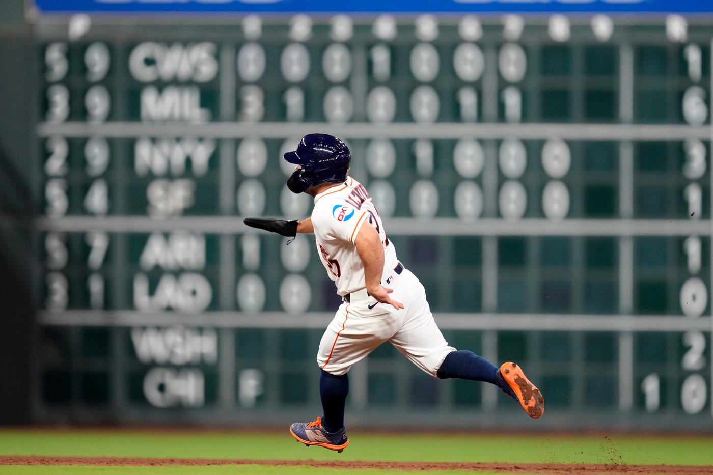 Correa, Paredes fuel 8-run inning in Astros 11-9 comeback victory over Angels | iNFOnews.ca Correa, Paredes fuel 8-run inning in Astros 11-9 comeback victory over Angels | iNFOnews.ca