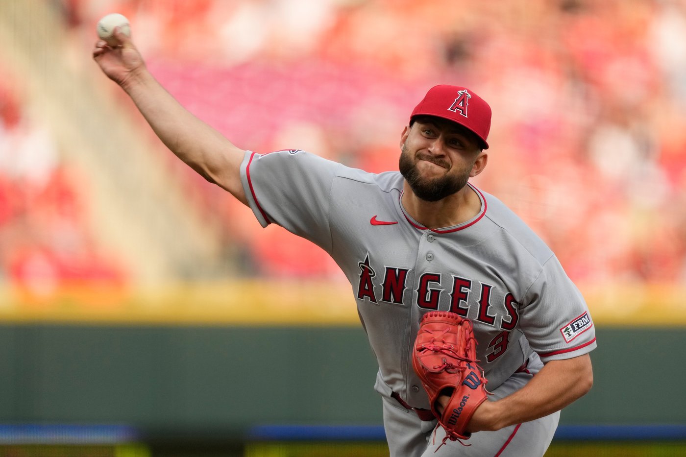 Lowe's 3-run double in 1st sparks Reds to 7-3 win over Angels as LA manager Kurt Suzuki ejected | iNFOnews.ca