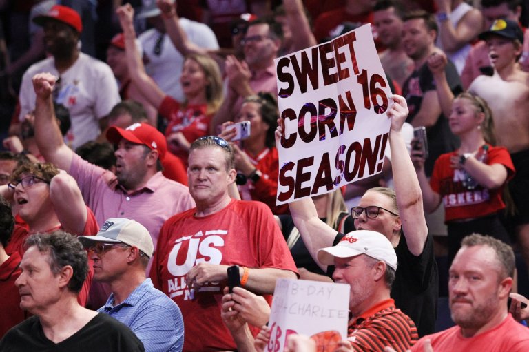 Big Red bandwagon cranks up the RVs for Nebraska's Sweet 16 showdown with Iowa in Houston | iNFOnews.ca