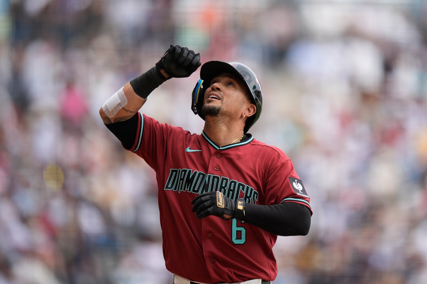 Tawa's slam helps Diamondbacks rally from 5-run deficit to beat Padres 12-7 in Mexico City | iNFOnews.ca