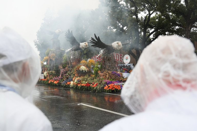 Rain soaks Rose Parade in California and snow squalls hit Midwest and Northeast on first day of 2026 | iNFOnews.ca