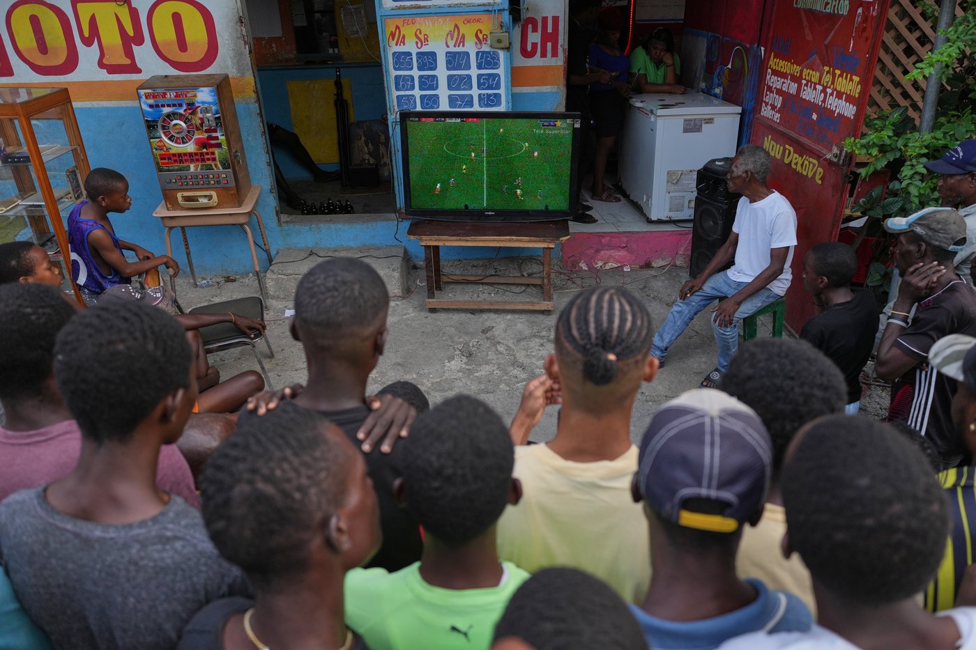 Cuba's blackout, Shakira in Mexico and other top photos from Latin America and the Caribbean | iNFOnews.ca