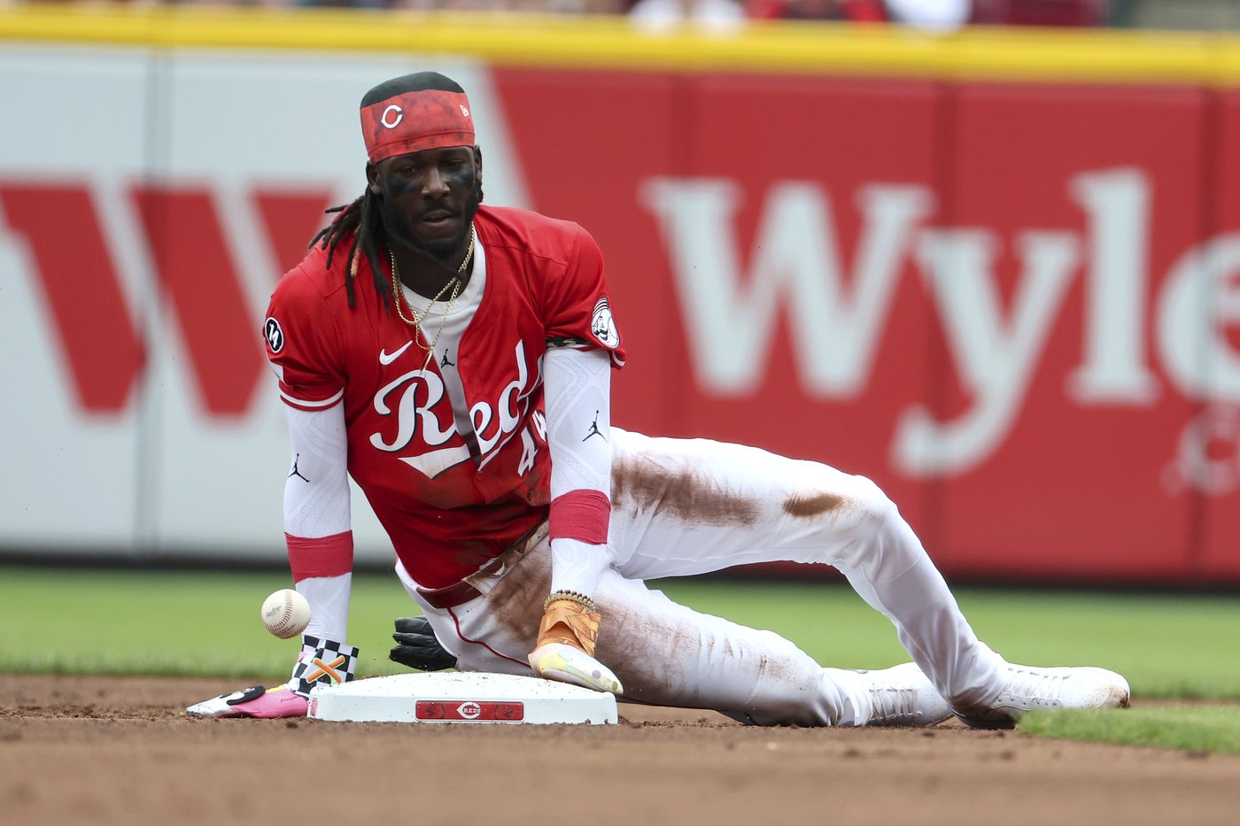 Benson triples and scores on 9th-inning error to left the Reds past the Rockies, 4-3 | iNFOnews.ca
