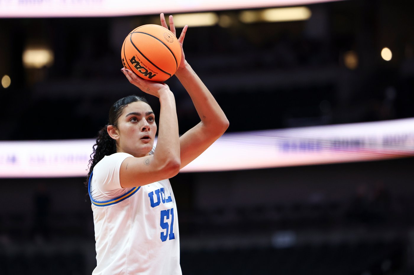 Lauren Betts shines as No. 3 UCLA women rout San Diego State 77-53 in season opener | iNFOnews.ca Lauren Betts shines as No. 3 UCLA women rout San Diego State 77-53 in season opener | iNFOnews.ca