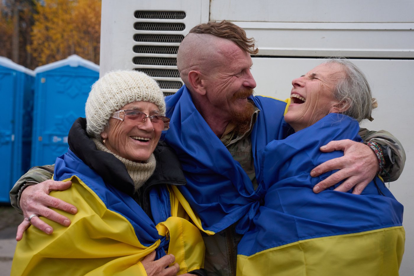 Evacuees reunite with family at the Ukrainian-Belarusian border after fleeing Oleshky | iNFOnews.ca Evacuees reunite with family at the Ukrainian-Belarusian border after fleeing Oleshky | iNFOnews.ca