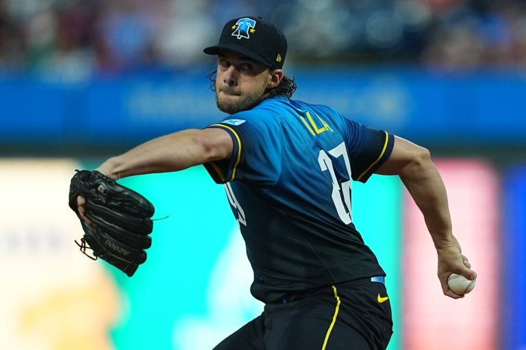 Nola takes perfect game into 6th, moves to 2nd on Phillies' strikeout list in 3-1 win over Twins | iNFOnews.ca