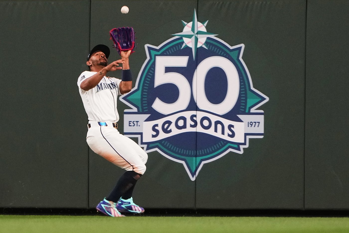 Massey scores in 10th on Garcia's sacrifice fly, Royals beat Mariners 3-2 | iNFOnews.ca Massey scores in 10th on Garcia's sacrifice fly, Royals beat Mariners 3-2 | iNFOnews.ca