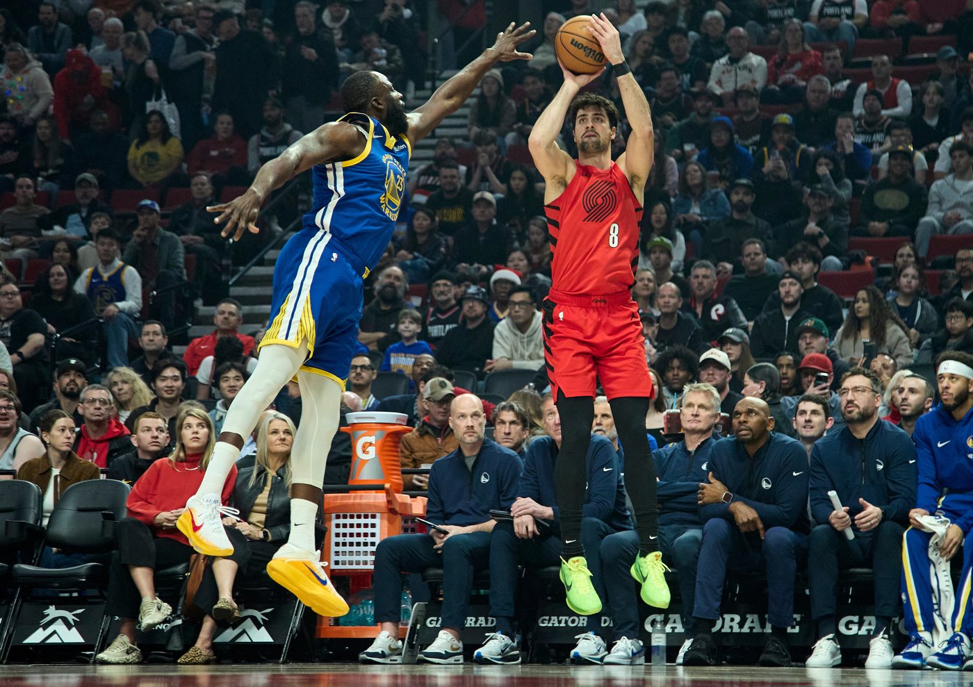 Grant and Sharpe each score 35 points to help the Blazers beat the Warriors 136-131 | iNFOnews.ca Grant and Sharpe each score 35 points to help the Blazers beat the Warriors 136-131 | iNFOnews.ca