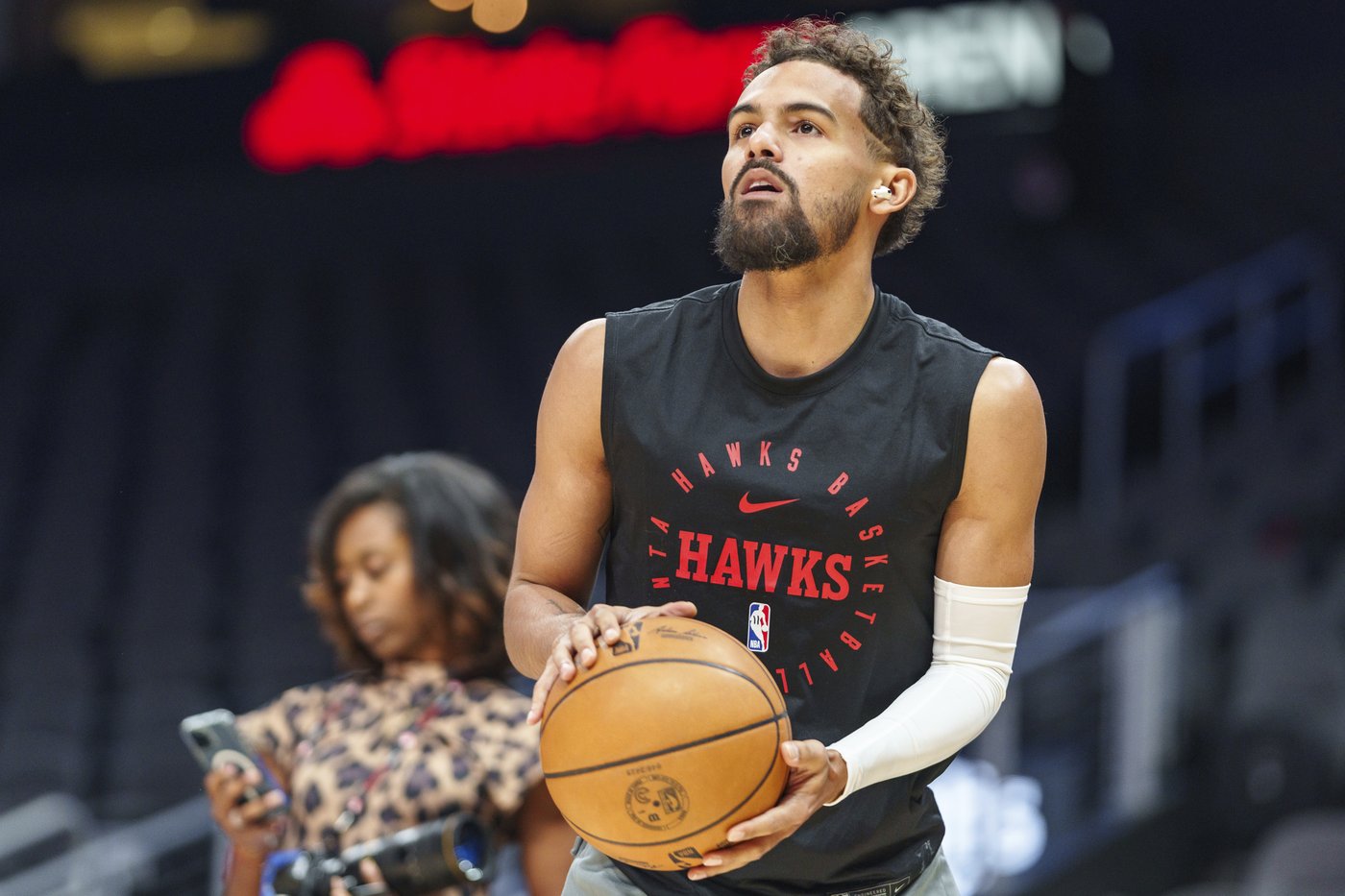 Young scores 38 points as Hawks overcome Ball's 3-point barrage, 34 points, to beat Hornets 125-120 | iNFOnews.ca
