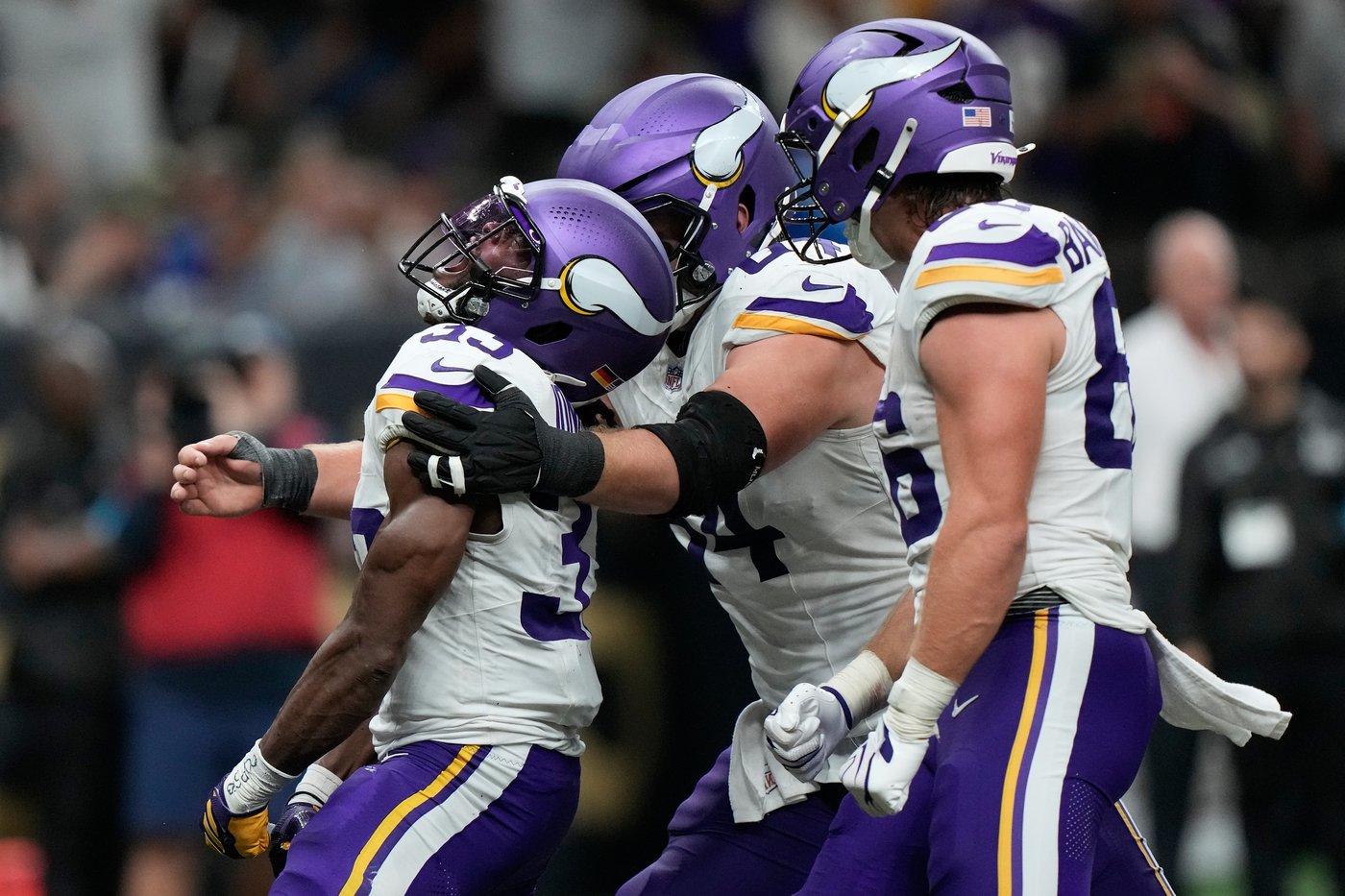 Vikings playing keen game of keep-away, with hefty possession time and NFL's top turnover rate | iNFOnews.ca