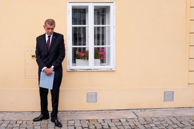 Czech opposition outpaced the ruling party in first round of Senate election | iNFOnews.ca