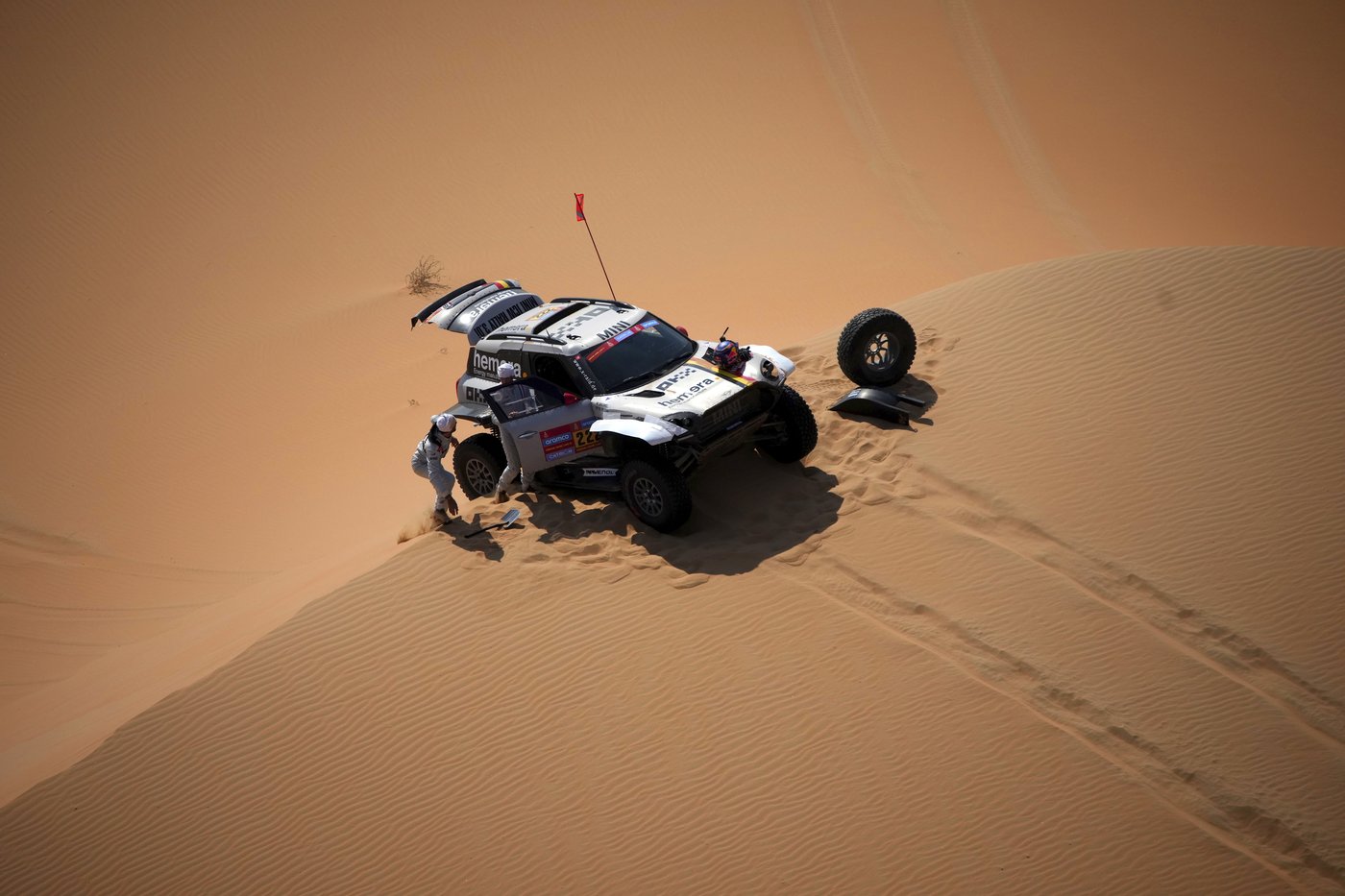Dakar Rally comes down to a duel in the sand between Lategan and Al-Rajhi | iNFOnews.ca