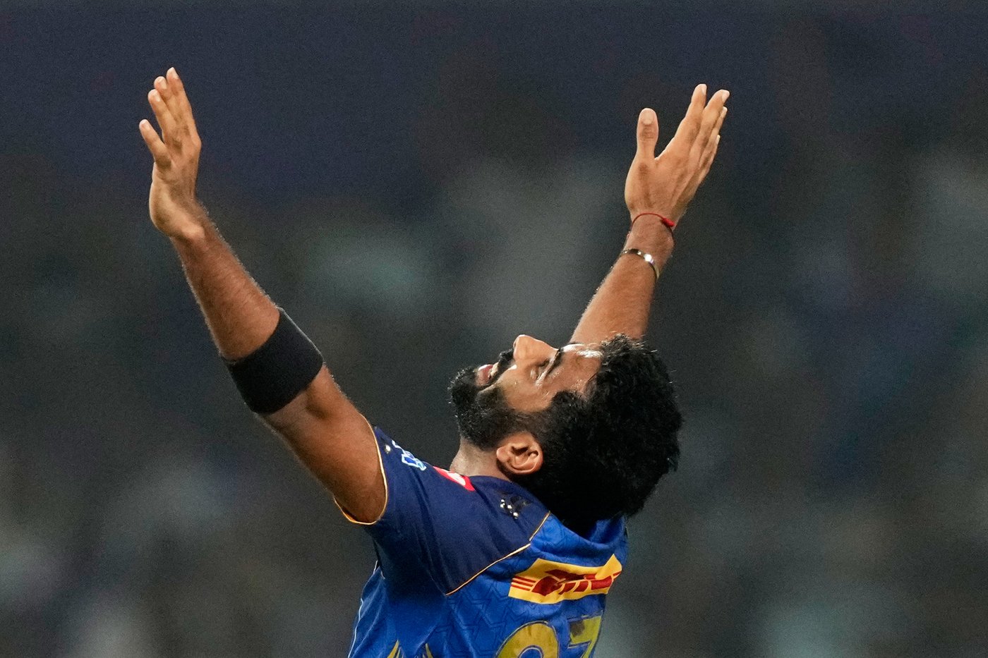 Kolkata stays in playoff contention with 4-wicket win over Mumbai in Indian Premier League | iNFOnews.ca Kolkata stays in playoff contention with 4-wicket win over Mumbai in Indian Premier League | iNFOnews.ca
