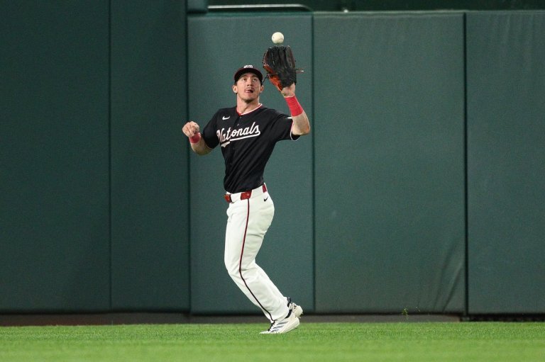 Nationals' Jacob Young leaves game after crashing into outfield wall | iNFOnews.ca