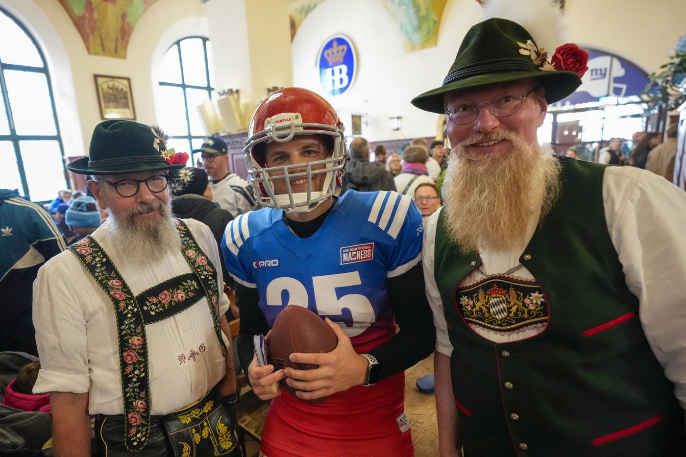 Germany's legion of NFL fans welcomes the 2-7 Giants and Panthers after Brady and Mahomes | iNFOnews.ca