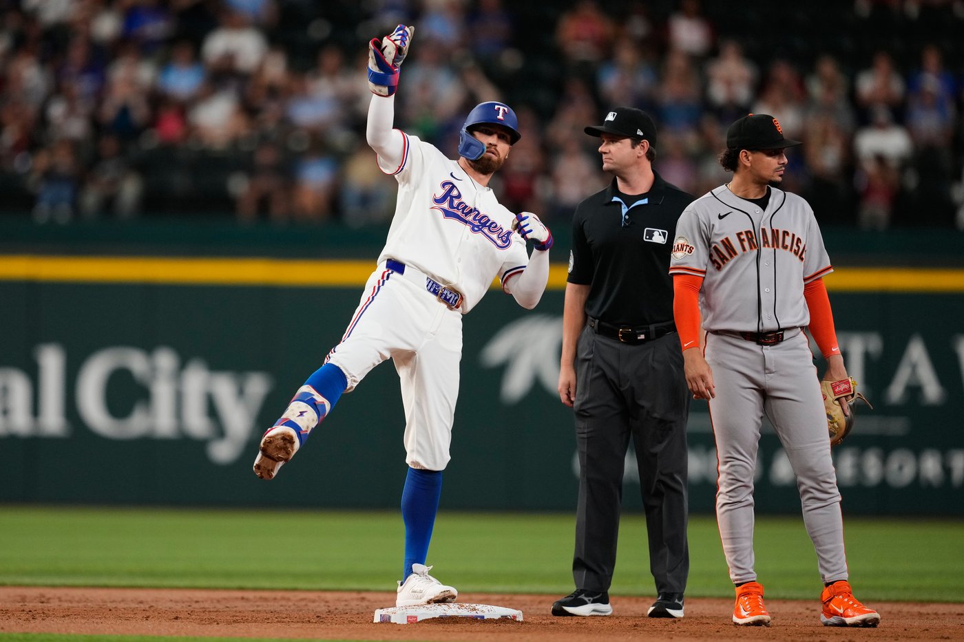 Ezequiel Duran has 4 RBIs as Rangers beat Giants 5-4 to end season-worst 6-game losing streak | iNFOnews.ca