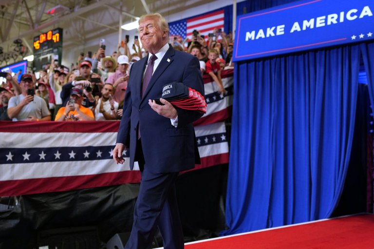 Trump will rally in Kansas and Iowa after initially canceling weekend trips before midterms | iNFOnews.ca