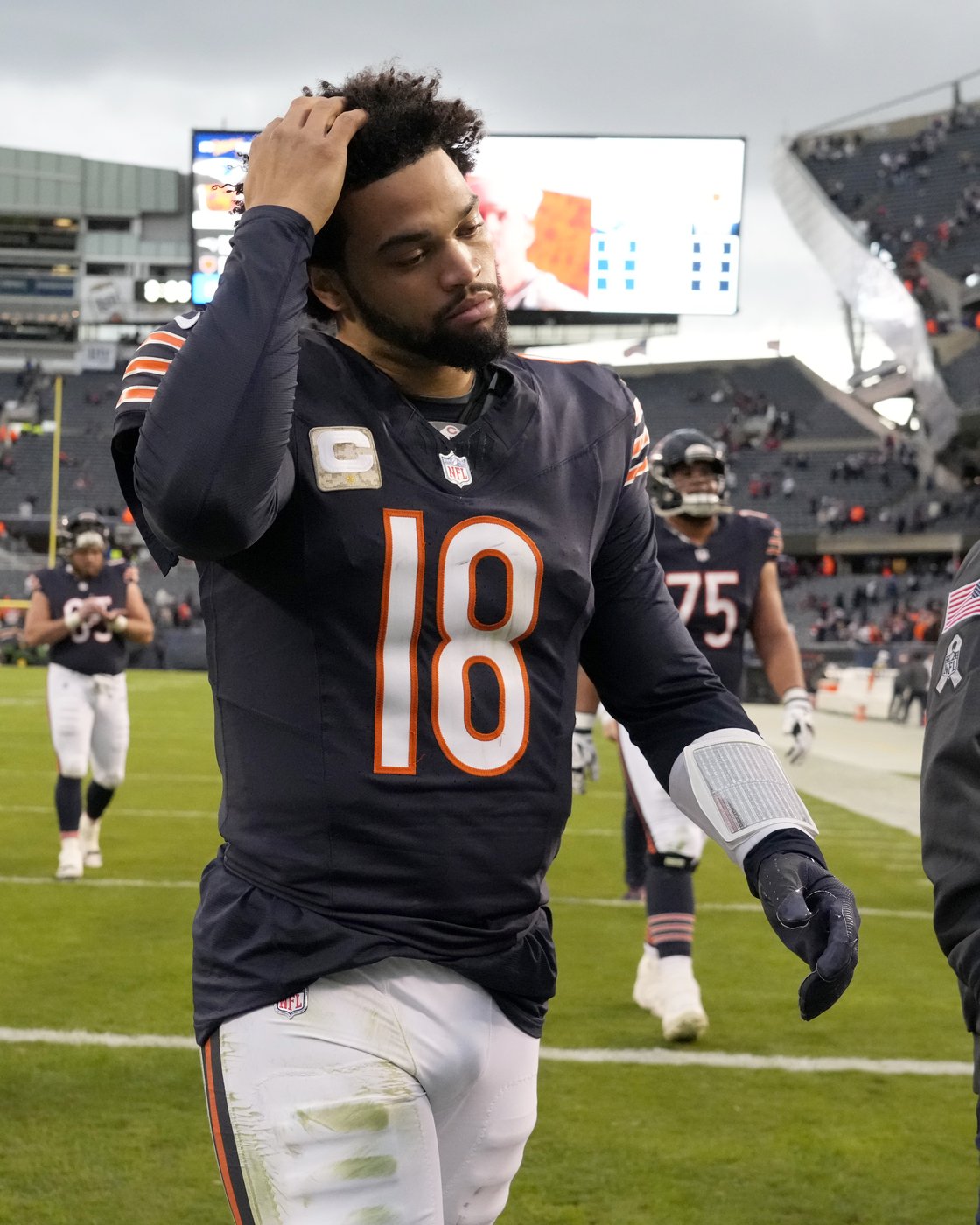 Drake Maye gets the better of Caleb Williams as sack-happy Patriots beat Bears 19-3 | iNFOnews.ca