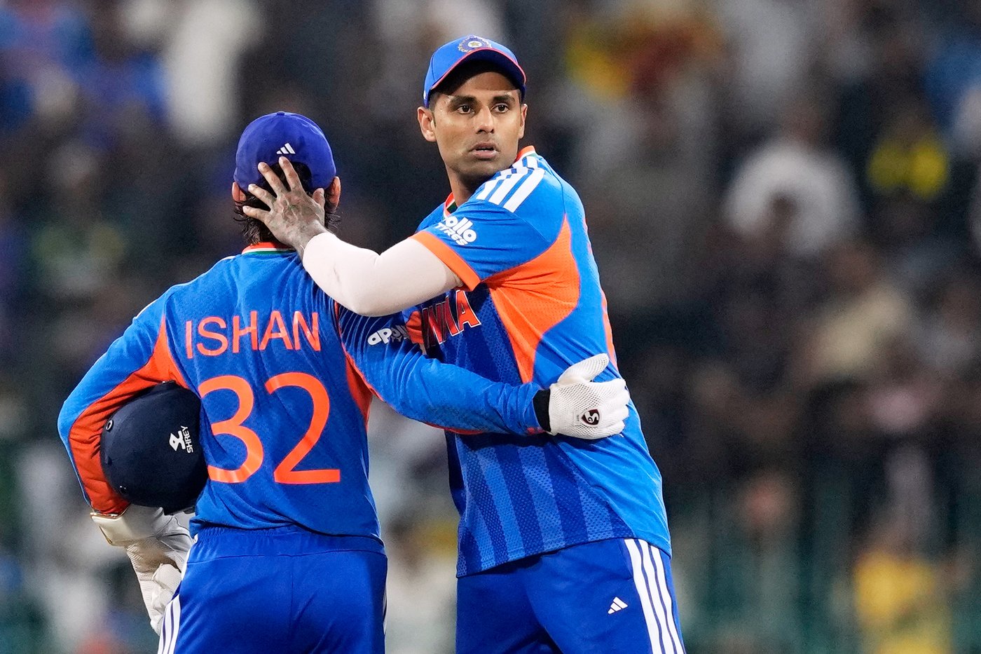 India beats Pakistan by 61 runs in marquee group game at T20 World Cup. No handshakes again | iNFOnews.ca India beats Pakistan by 61 runs in marquee group game at T20 World Cup. No handshakes again | iNFOnews.ca