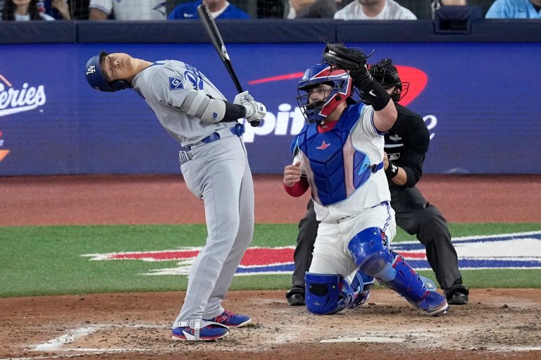 Shohei Ohtani follows historic 2-way show with World Series homer, but Dodgers routed by Jays | iNFOnews.ca Shohei Ohtani follows historic 2-way show with World Series homer, but Dodgers routed by Jays | iNFOnews.ca