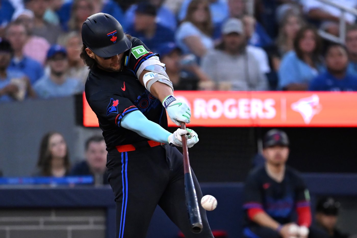 Blue Jays shortstop Bichette to undergo surgery to repair fractured finger | iNFOnews.ca