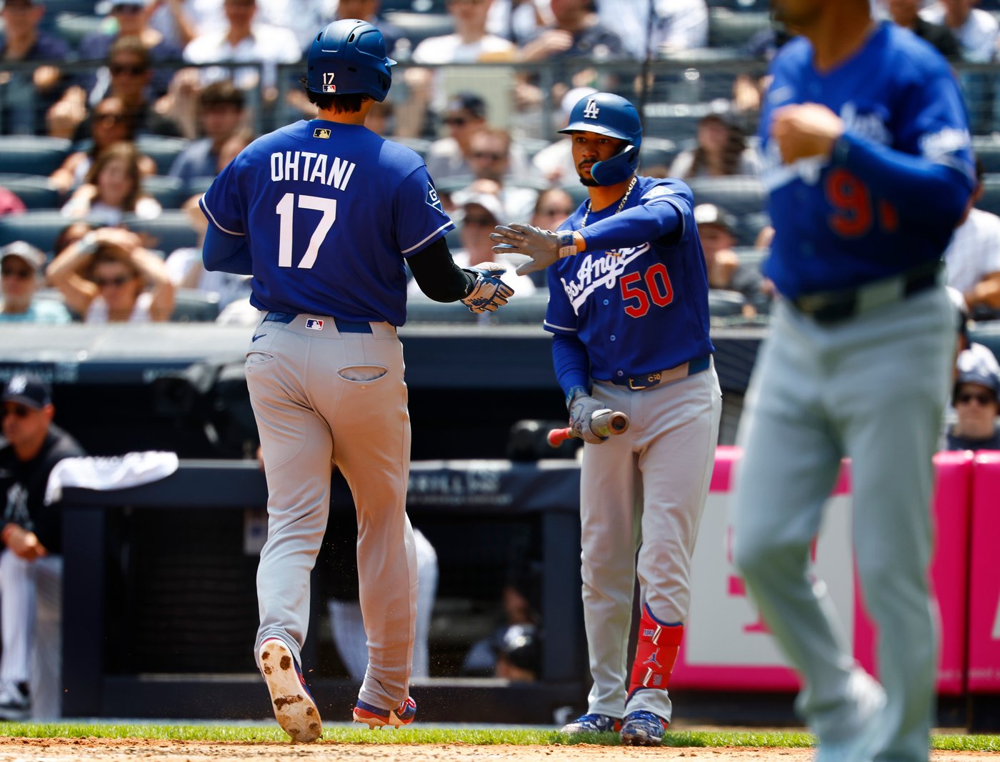 Yamamoto fires 4-hitter and Ohtani leads offense as Dodgers top Yankees 8-2 in 1st game of twinbill | iNFOnews.ca