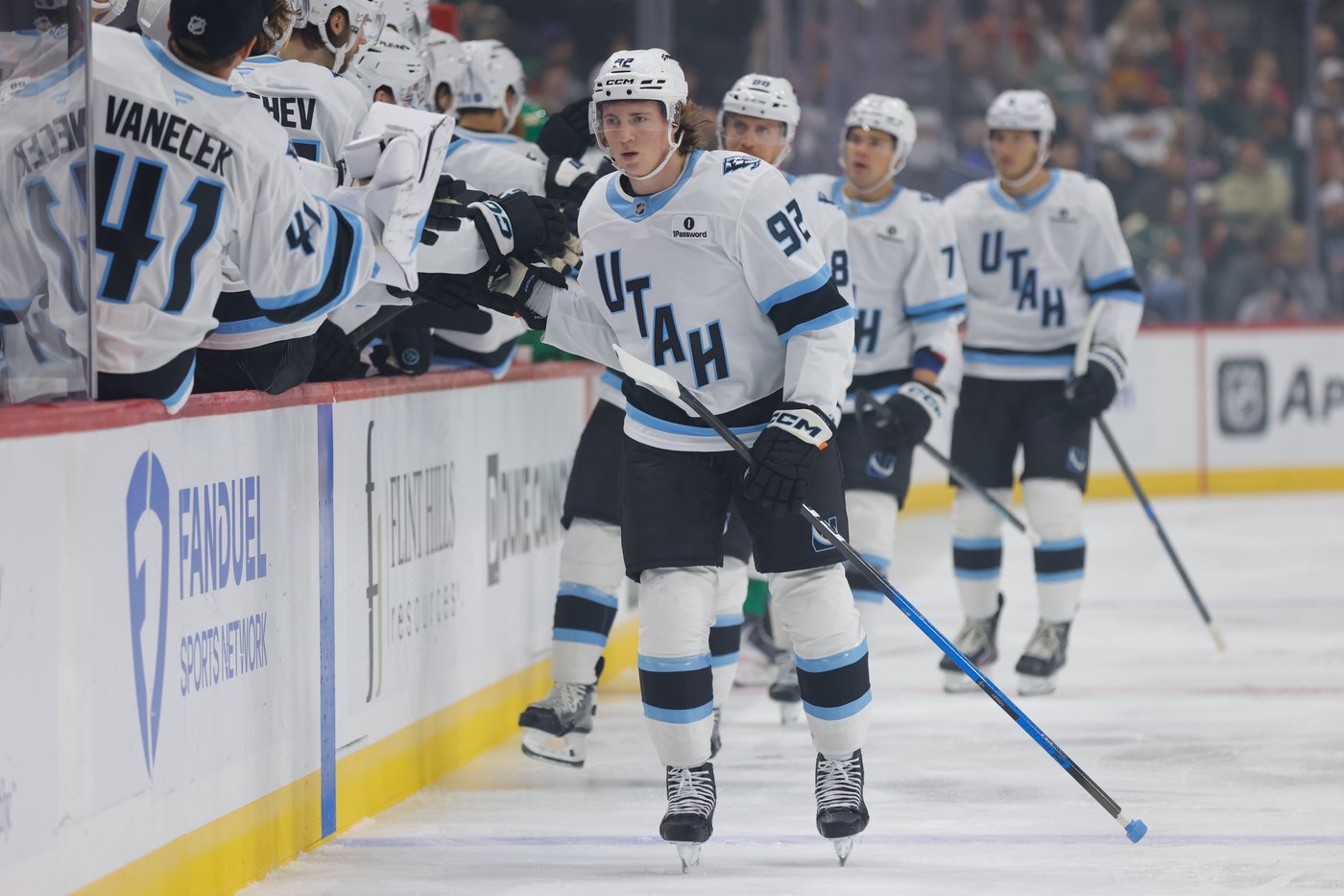 Cooley, Schmaltz each score twice as Mammoth stay hot with 6-2 win over Wild | iNFOnews.ca Cooley, Schmaltz each score twice as Mammoth stay hot with 6-2 win over Wild | iNFOnews.ca
