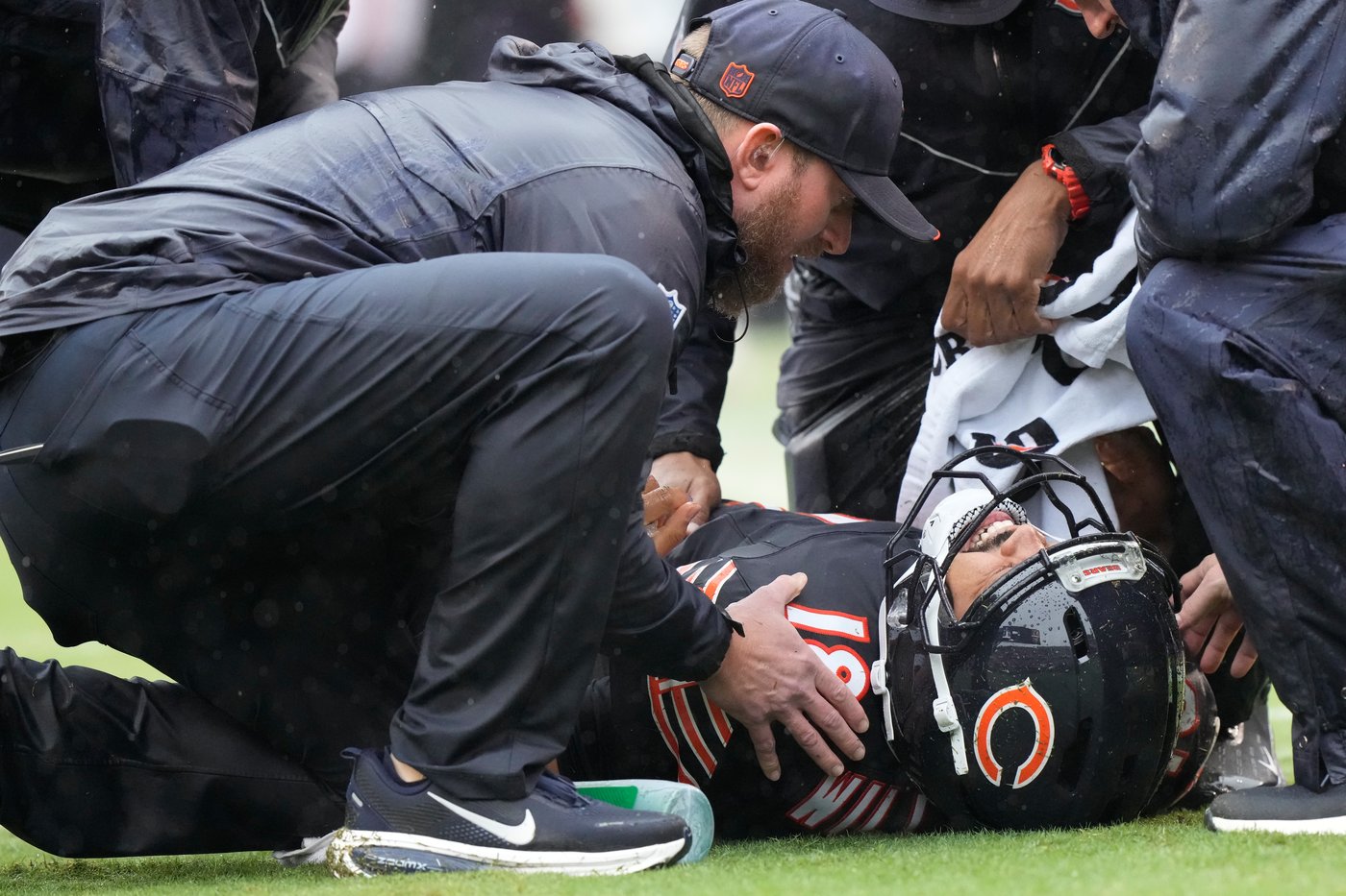 Bears QB Caleb Williams is 'week to week' with hamstring injury, coach Ben Johnson says | iNFOnews.ca Bears QB Caleb Williams is 'week to week' with hamstring injury, coach Ben Johnson says | iNFOnews.ca