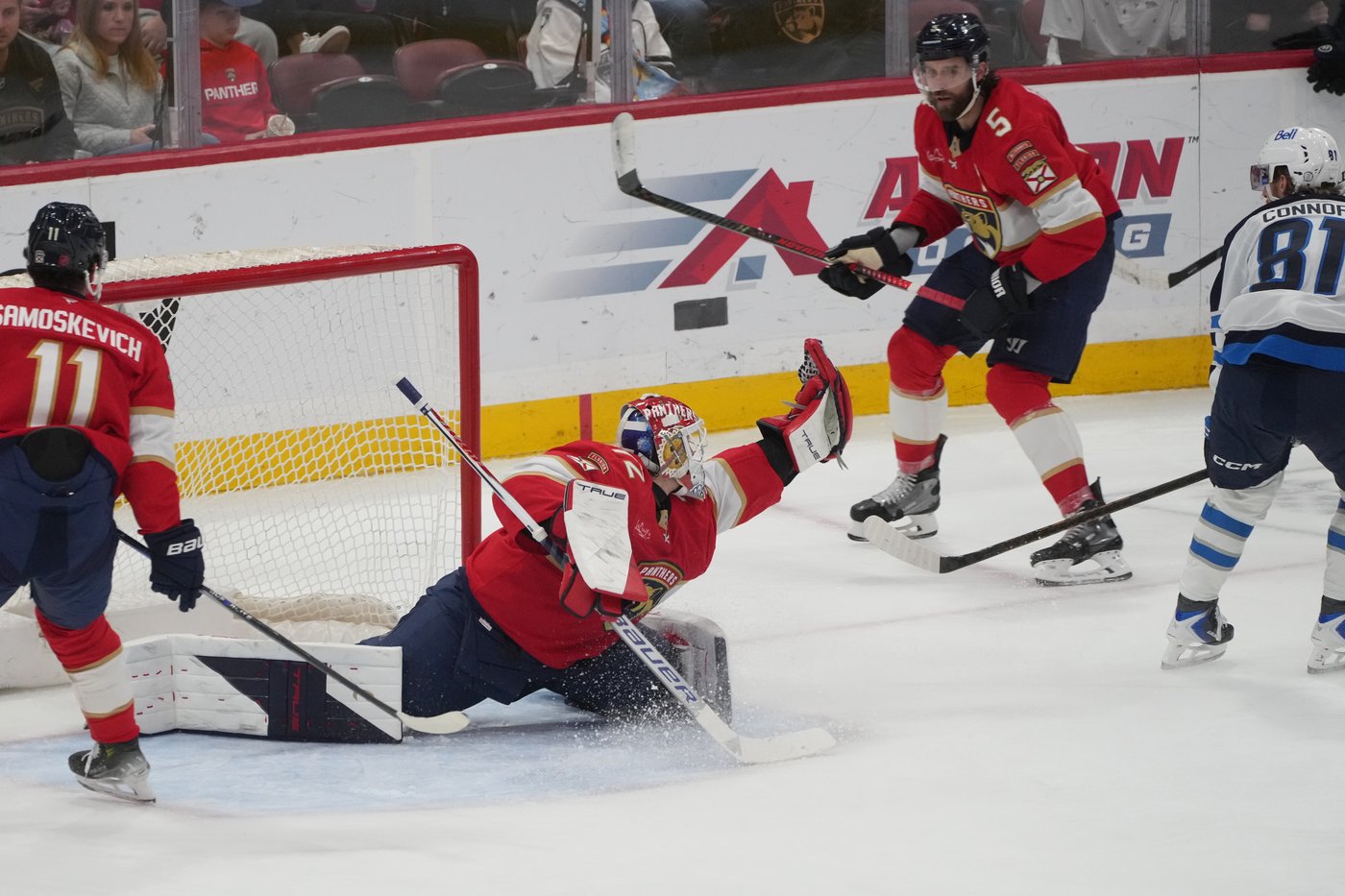 Scheifele's late goal lifts Jets to 2-1 win over Panthers, who drop their 3rd in a row | iNFOnews.ca